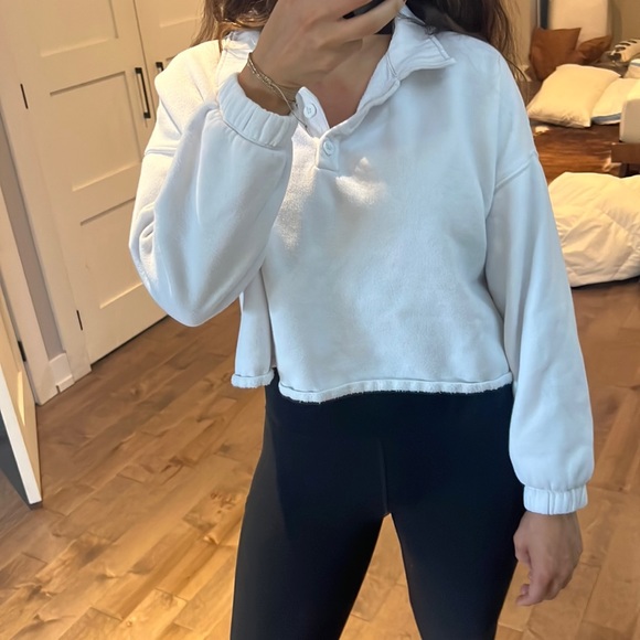 (2/$20) American Eagle cropped white collared sweatshirt - Picture 4 of 5
